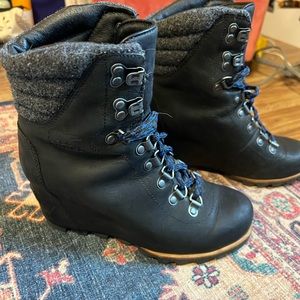 Sorel boots size 6